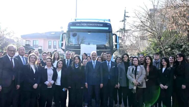 Bakan Uraloğlu’ndan Kadın Tır Şoförlerine Destek Projesi